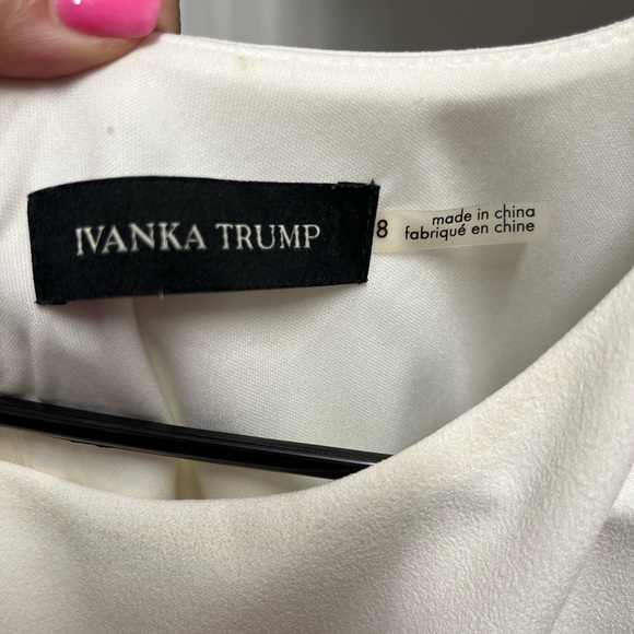 Ivanka Trump form fitting professional - Picture 4 of 4